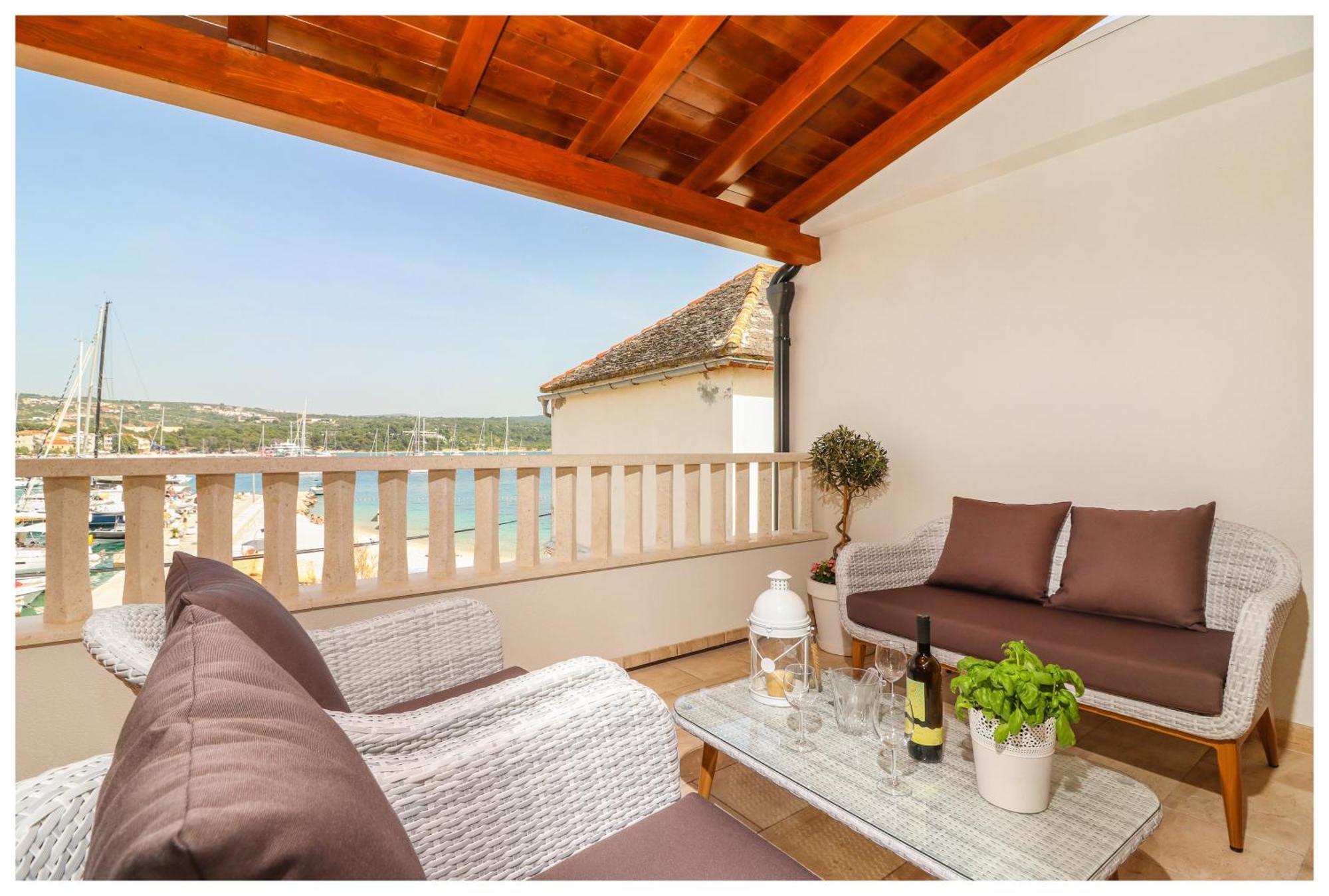 Апартаменты Luxury Penthouse Roberta Примоштен Экстерьер фото